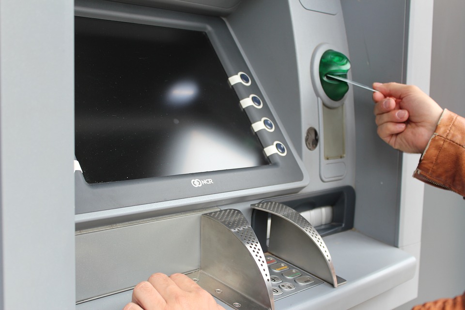 bináris opciós betét 300 vásároljon bitcoint a mai árfolyamon